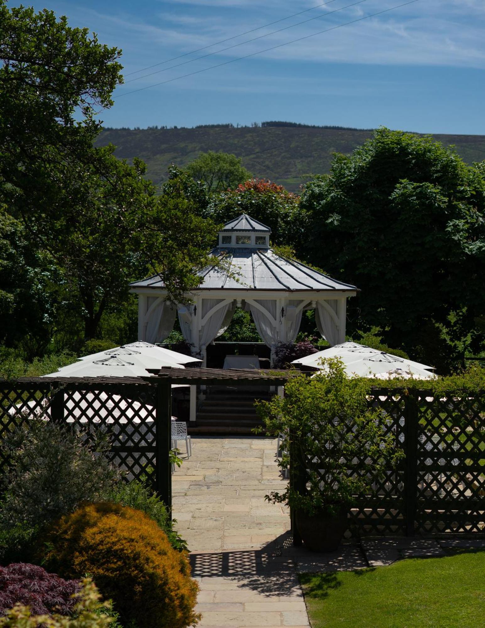 Gibbon Bridge Hotel Клитеро Екстериор снимка